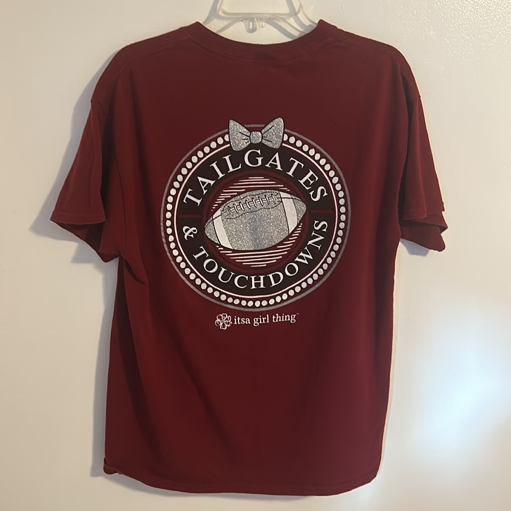 Women’s Tailgates and Touchdowns It’s a girl thing Maroon T-shirt Size L - Picture 1 of 6